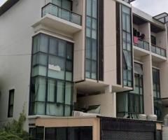 ขายหรือให้เช่าตึก 4 ชั้นครึ่ง ขาย 14 ล้าน / เช่า 42,000 อาคารพาณิชย์ ราม 2 ใกล้เมกาบางนา