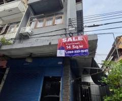 ขายถูก! ตึกแถวตลาดห้วยขวาง3.5ชั้น หลังมุม ตรงข้ามห้วยขวางเทอร์เรซ ใกล้Mrtุ600เมตร ขนาด14ตร.ว.